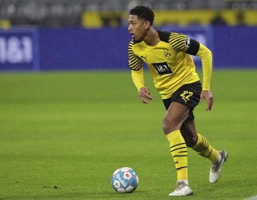 左脚低射直 左脚低射直